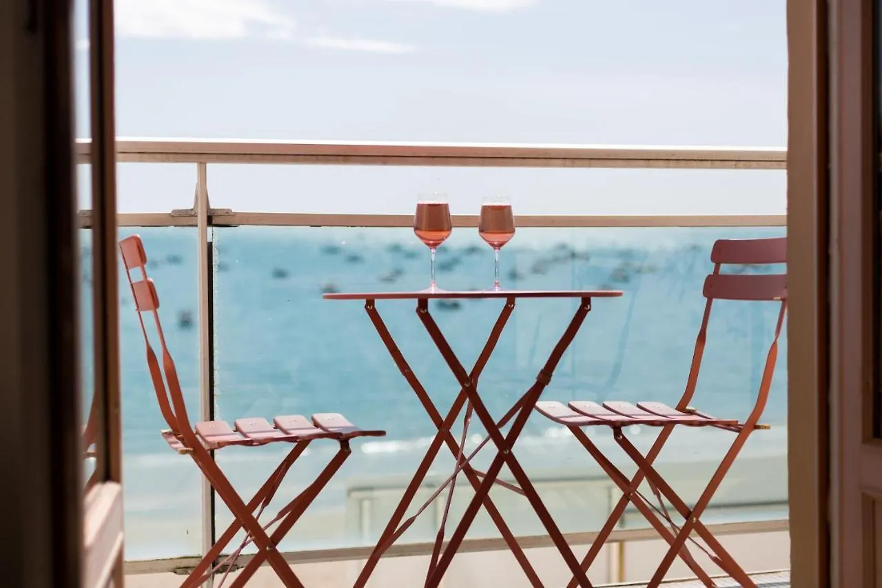 LES PIEDS DANS L'EAU - Chambre n3 - Vue mer - 2 personnes Cancale Hébergement de vacances